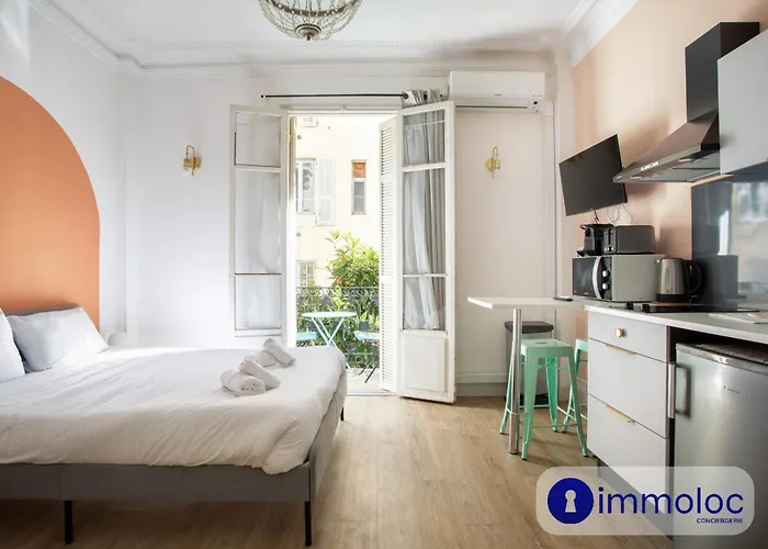 Charming Air-Conditioned Studio With Balcony