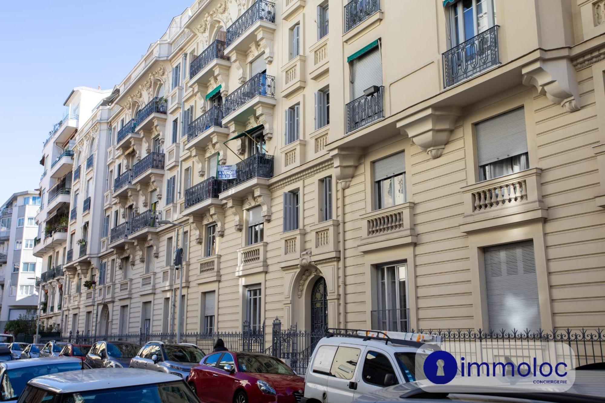 Charming Air-conditioned With Balcony *