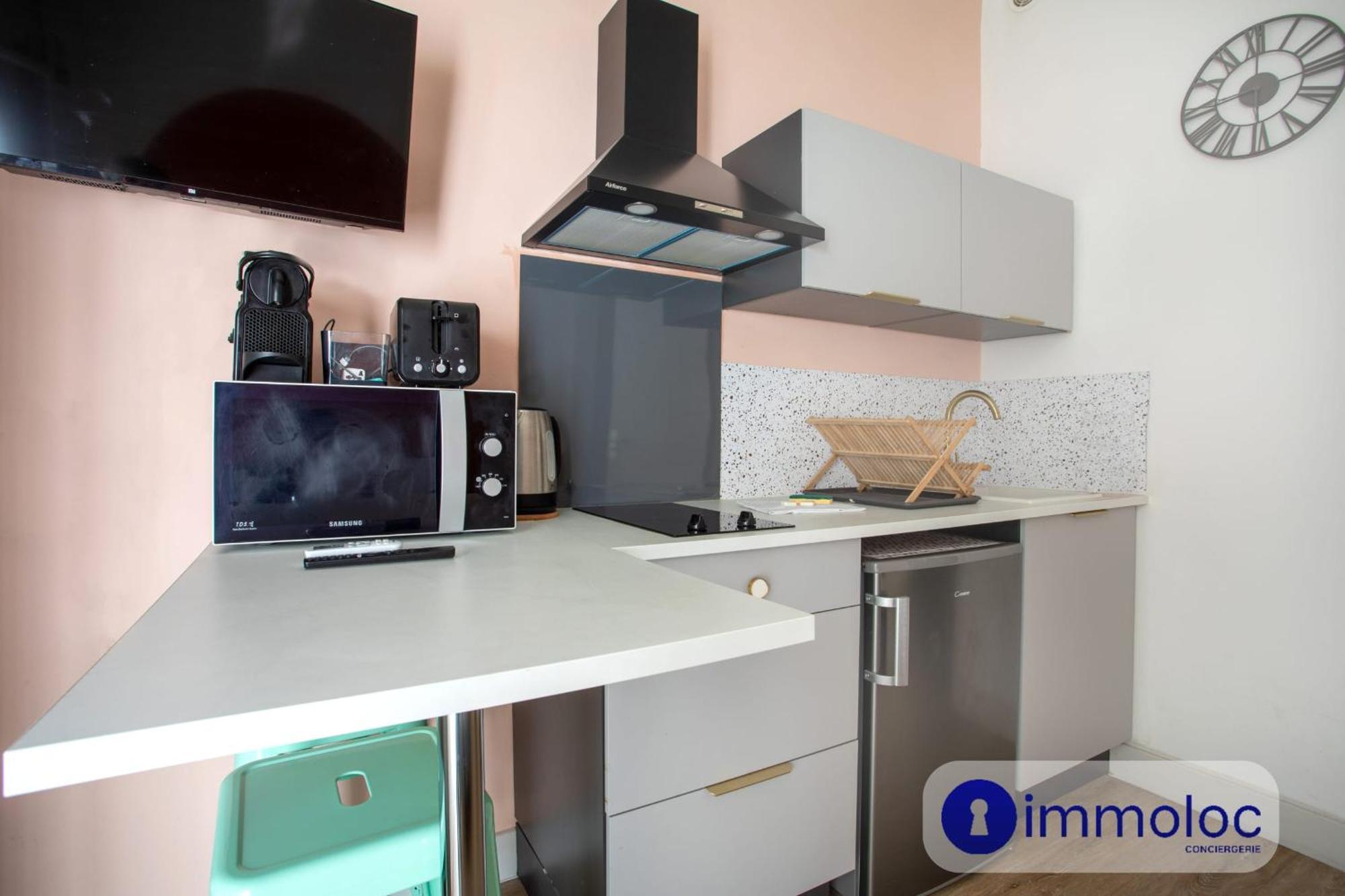 Appartamento Charming Air-conditioned With Balcony