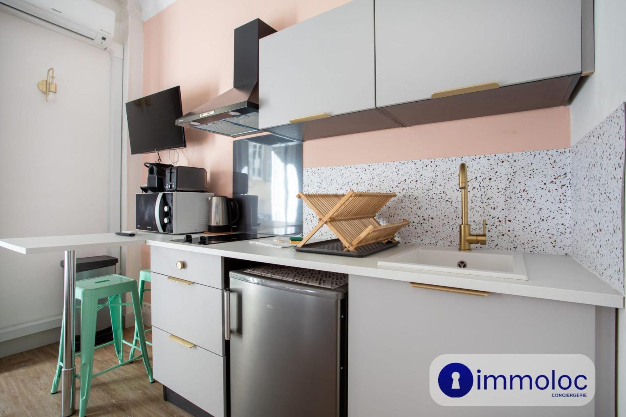 Appartamento Charming Air-conditioned With Balcony
